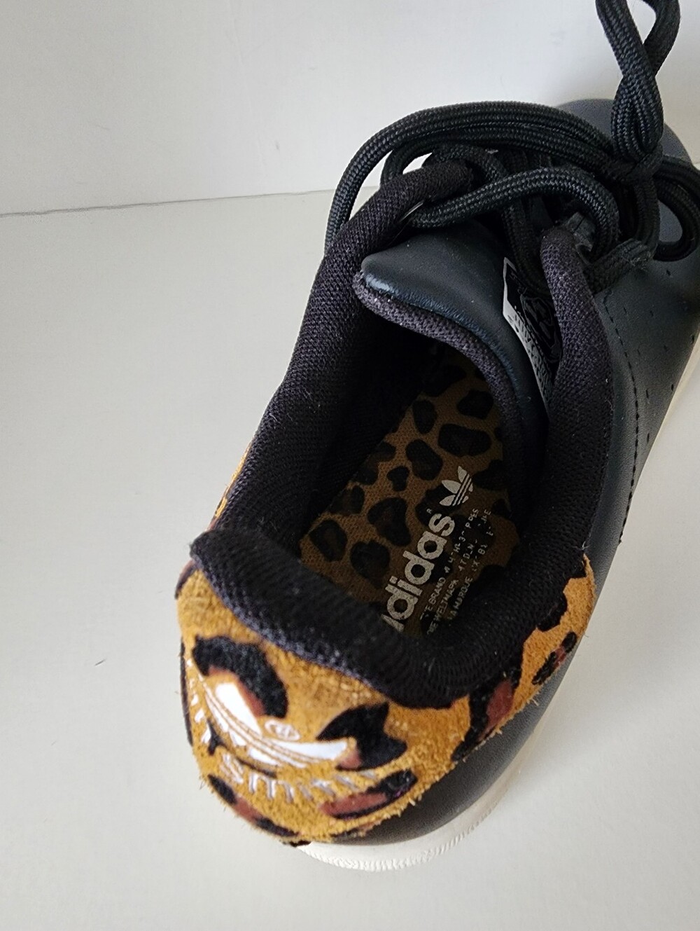 Rare Adidas Stan Smith Black Leopard Print Sneakers Mismatched Size Pair - Picture 8 of 13